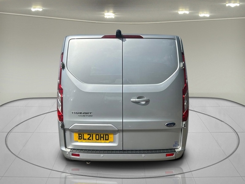 Ford 2.0 320 EcoBlue Limited Crew Van Double Cab 5dr Diesel Auto L1 H1 Euro 6 (s/s) (6 Seat) (130 ps)