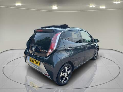Toyota AYGO VVT-i x-clusiv 2 - U5938