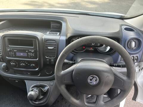Vauxhall Vivaro CDTi 2900 - U5958