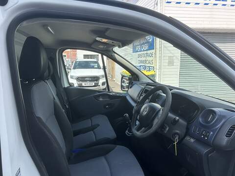 Vauxhall Vivaro CDTi 2900 - U5958