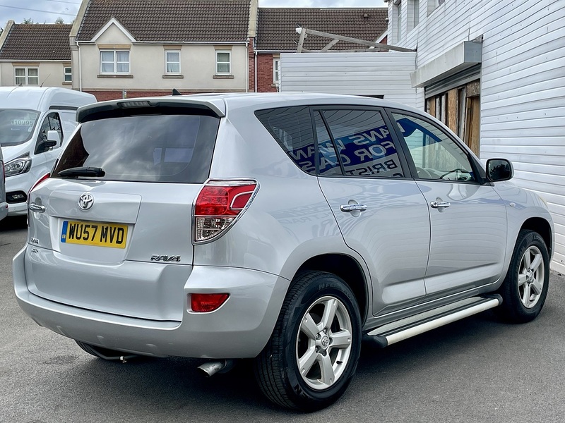 Toyota RAV4 2.0 XT-R SUV 5dr Petrol Manual 4WD (202 g/km, 150 bhp) - U5965