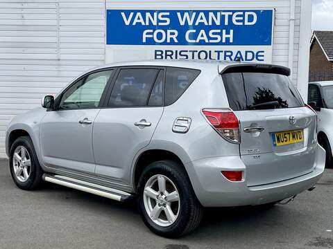 Toyota RAV4, 2.0 XT-R SUV 5dr Petrol Manual 4WD (202 g/km, 150 bhp)
