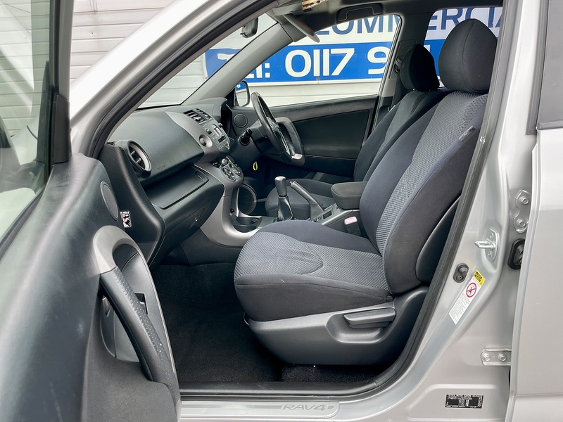 Toyota RAV4 2.0 XT-R SUV 5dr Petrol Manual 4WD (202 g/km, 150 bhp) - U5965