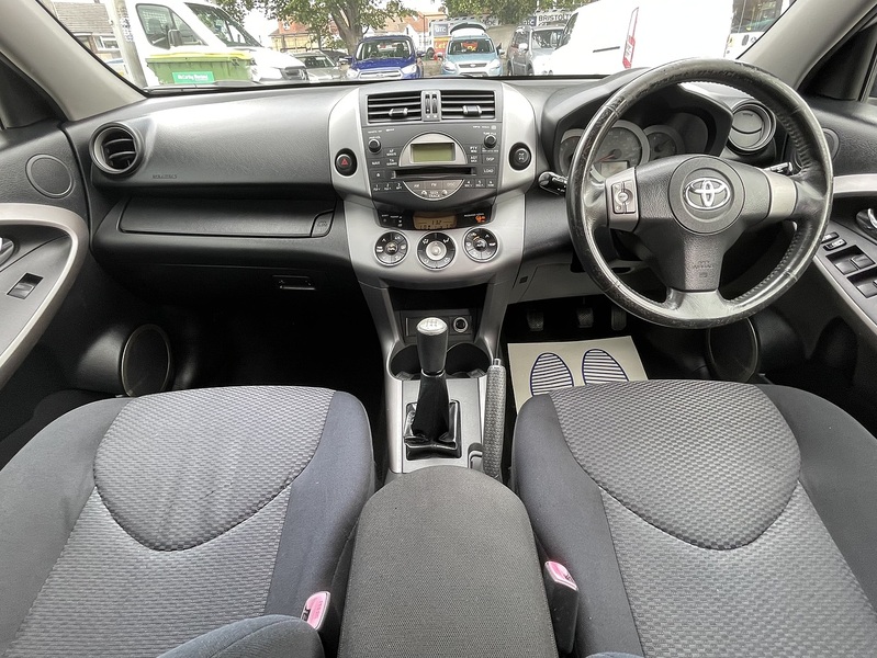 Toyota RAV4 2.0 XT-R SUV 5dr Petrol Manual 4WD (202 g/km, 150 bhp) - U5965