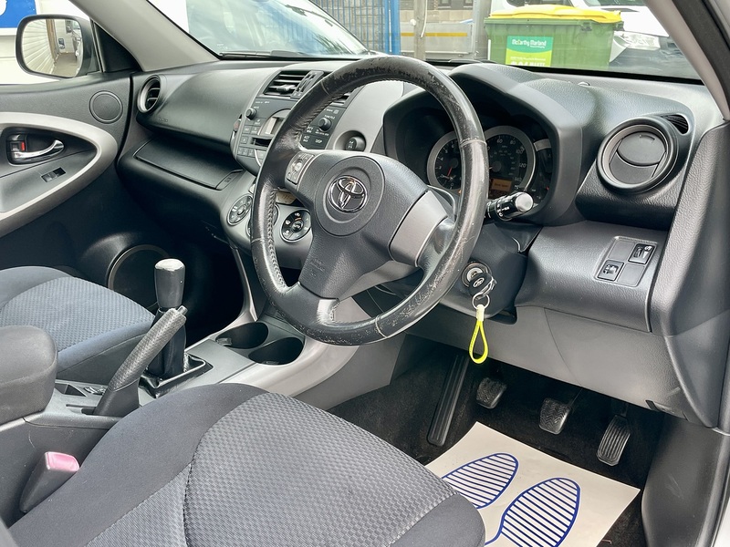 Toyota RAV4 2.0 XT-R SUV 5dr Petrol Manual 4WD (202 g/km, 150 bhp) - U5965