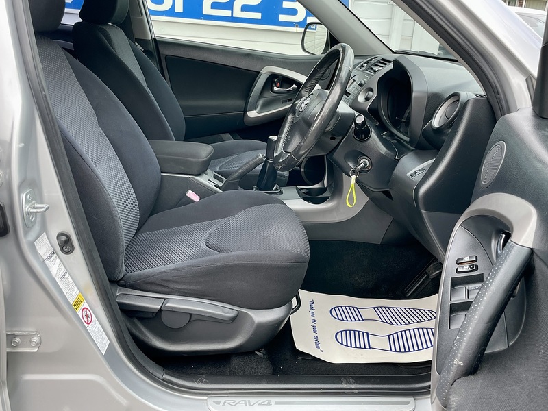 Toyota RAV4 2.0 XT-R SUV 5dr Petrol Manual 4WD (202 g/km, 150 bhp) - U5965