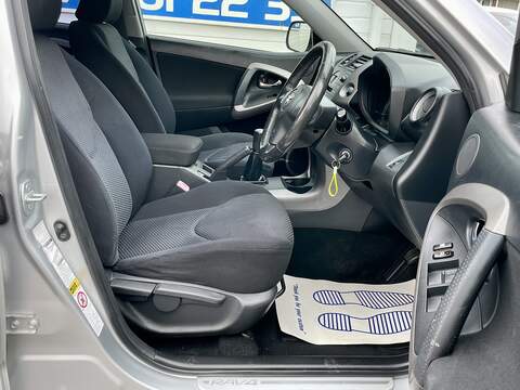 Toyota RAV4 2.0 XT-R SUV 5dr Petrol Manual 4WD (202 g/km, 150 bhp) - U5965