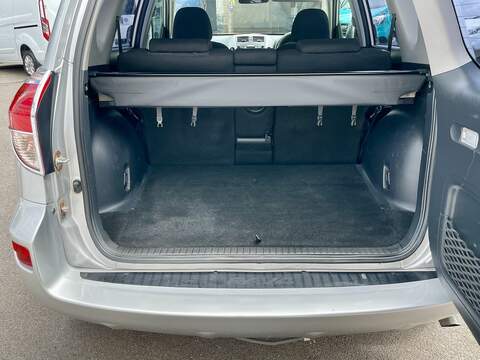 Toyota RAV4 2.0 XT-R SUV 5dr Petrol Manual 4WD (202 g/km, 150 bhp) - U5965