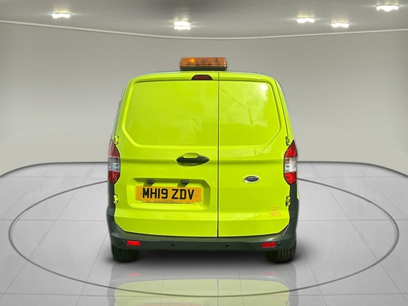 Ford Transit Courier TDCi - U5981