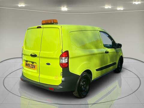 Ford Transit Courier TDCi - U5981