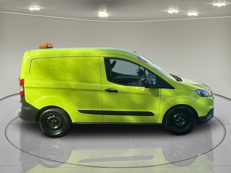 Ford Transit Courier TDCi - U5981