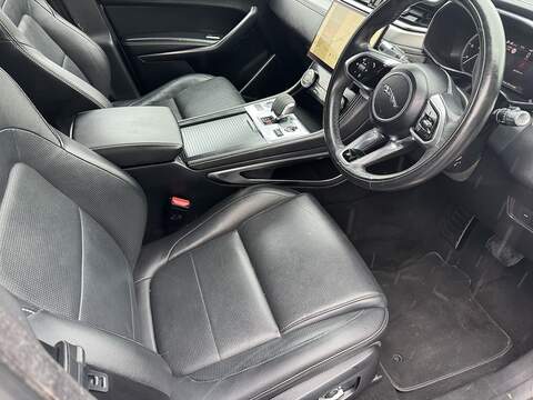 Jaguar F-PACE 2.0 D200 MHEV R-Dynamic S SUV 5dr Diesel Auto AWD Euro 6 (s/s) (204 ps) - U5985