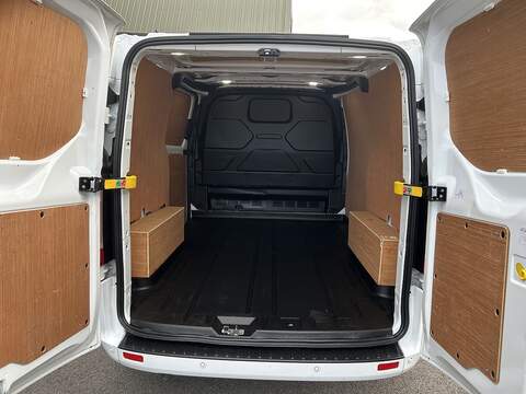 Ford Transit Custom 2.0 300 EcoBlue Limited Panel Van 5dr Diesel Auto L1 H1 Euro 6 (s/s) (130 ps) - U5995