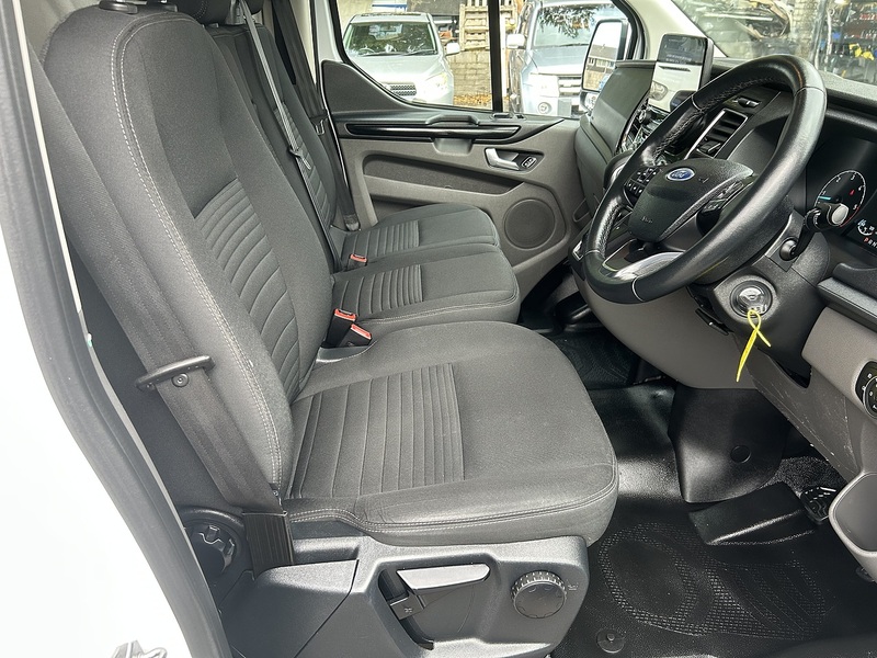 Ford Transit Custom 2.0 300 EcoBlue Limited Panel Van 5dr Diesel Auto L1 H1 Euro 6 (s/s) (130 ps) - U5995