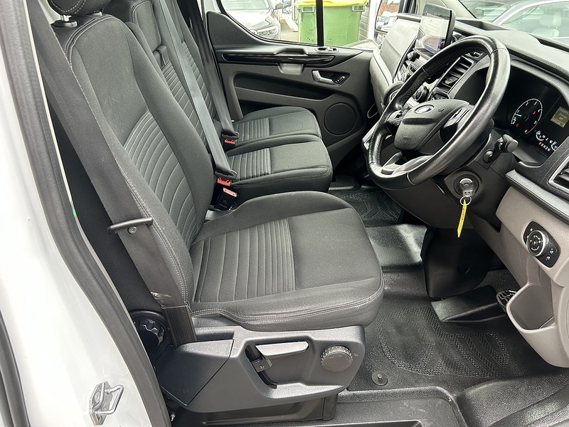 Ford Transit Custom 2.0 300 EcoBlue Limited Panel Van 5dr Diesel Auto L1 H1 Euro 6 (s/s) (130 ps) - U5996