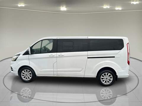 Ford Tourneo Custom 2.0 320 EcoBlue Titanium Minibus Double Cab 5dr Diesel Auto L2 Euro 6 (s/s) (130 ps) - U6010