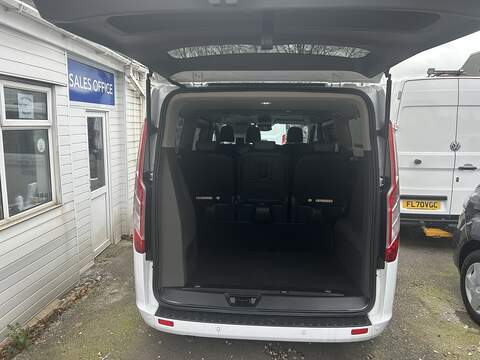 Ford Tourneo Custom 2.0 320 EcoBlue Titanium Minibus Double Cab 5dr Diesel Auto L2 Euro 6 (s/s) (130 ps) - U6010