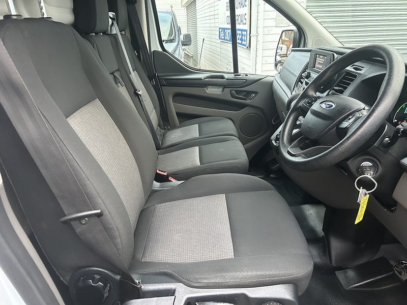 Ford Transit Custom 1.0 340 EcoBoost 13.6kWh Leader Panel Van 5dr Petrol Plug-in Hybrid Auto L1 H1 Euro 6 (126 ps) - U6030