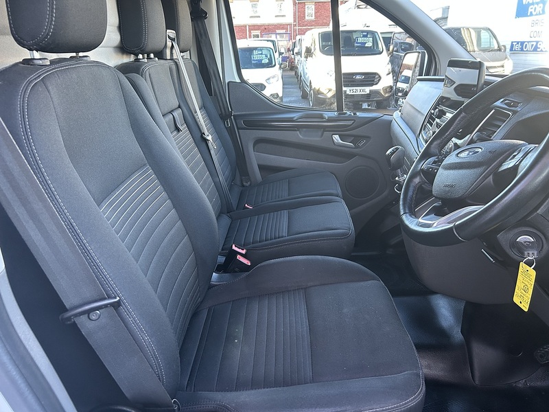 Ford Transit Custom 2.0 300 EcoBlue Limited Panel Van 5dr Diesel Manual L2 H1 Euro 6 (s/s) (130 ps) - U6033