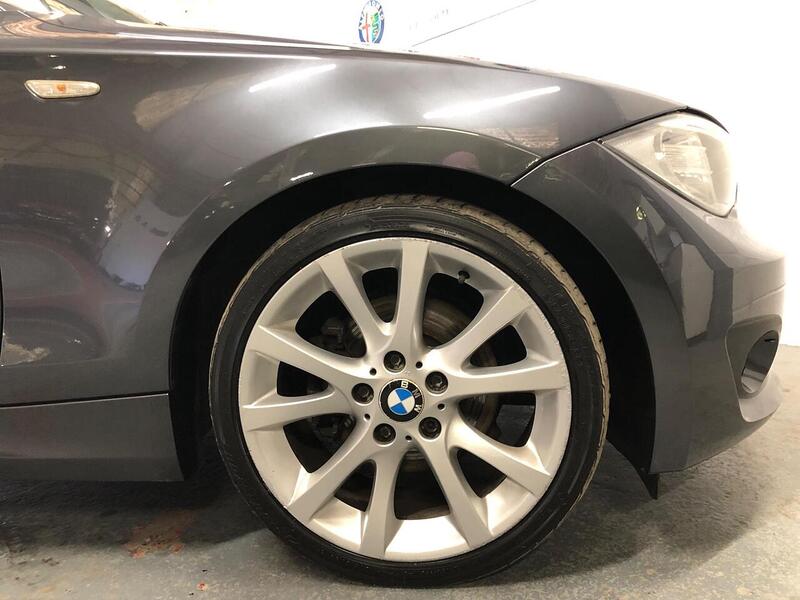 BMW 1 Series 1 Series 2.0 120i Exclusive Edition Steptronic Euro 5 2dr - U75001