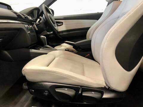 BMW 1 Series 1 Series 2.0 120i Exclusive Edition Steptronic Euro 5 2dr - U75001