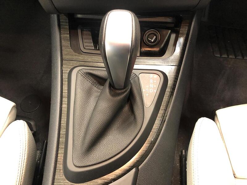 BMW 1 Series 1 Series 2.0 120i Exclusive Edition Steptronic Euro 5 2dr - U75001