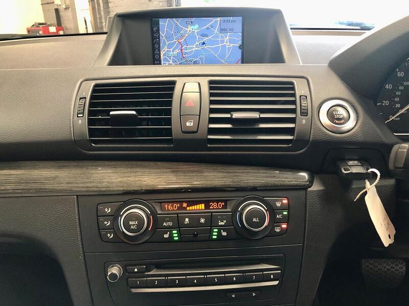 BMW 1 Series 1 Series 2.0 120i Exclusive Edition Steptronic Euro 5 2dr - U75001