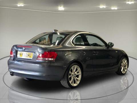 BMW 1 Series 1 Series 2.0 120i Exclusive Edition Steptronic Euro 5 2dr - U75001