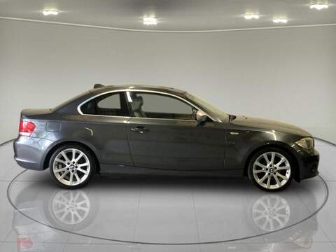 BMW 1 Series 1 Series 2.0 120i Exclusive Edition Steptronic Euro 5 2dr - U75001