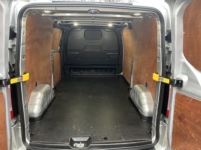 Ford Transit Custom 2.0 340 EcoBlue Limited Panel Van 5dr Diesel Manual L2 H1 Euro 6 (s/s) (170 ps) - U75004