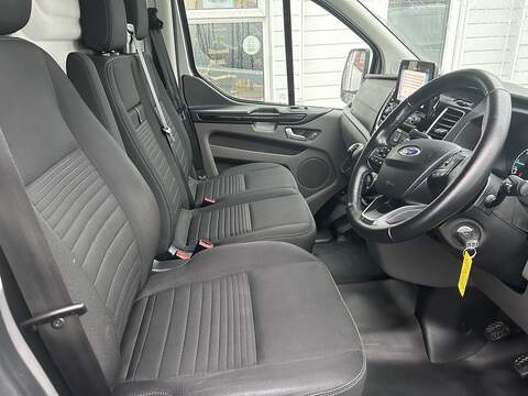 Ford Transit Custom 2.0 340 EcoBlue Limited Panel Van 5dr Diesel Manual L2 H1 Euro 6 (s/s) (170 ps) - U75004