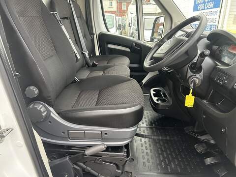 Citroen Relay 2.2 BlueHDi 35 Plus Ready To Run Dropside 2dr Diesel Manual L4 Euro 6 (s/s) (140 ps) - U75005