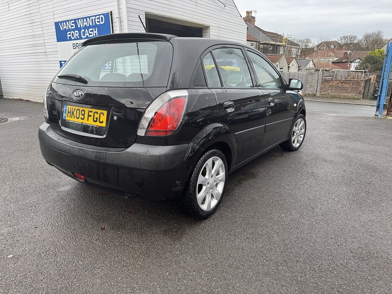 Kia Rio 1.4 Black Hatchback 5dr Petrol Manual (147 g/km, 95 bhp) - U75014