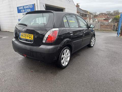 Kia Rio 1.4 Black Hatchback 5dr Petrol Manual (147 g/km, 95 bhp) - U75014