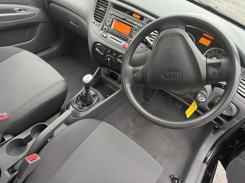 Kia Rio 1.4 Black Hatchback 5dr Petrol Manual (147 g/km, 95 bhp) - U75014