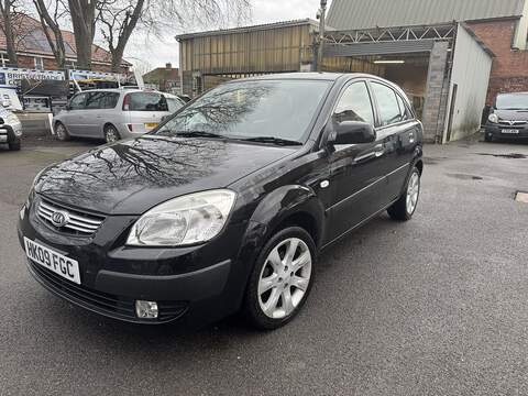 Kia Rio 1.4 Black Hatchback 5dr Petrol Manual (147 g/km, 95 bhp) - U75014