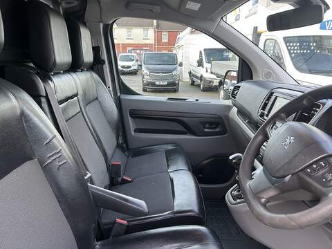 Peugeot Expert 2.0 BlueHDi 1400 Professional Standard Panel Van 6dr Diesel Manual MWB Euro 6 (s/s) (120 ps) - U75031