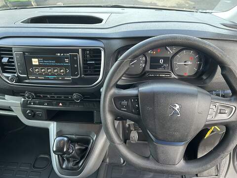 Peugeot Expert 2.0 BlueHDi 1400 Professional Standard Panel Van 6dr Diesel Manual MWB Euro 6 (s/s) (120 ps) - U75031