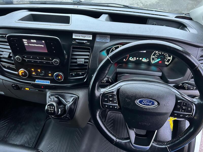 Ford Transit Custom 9 SEATER EURO 6 105PS LEATHER 2.0 5dr Combi Van Manual Diesel - U75035