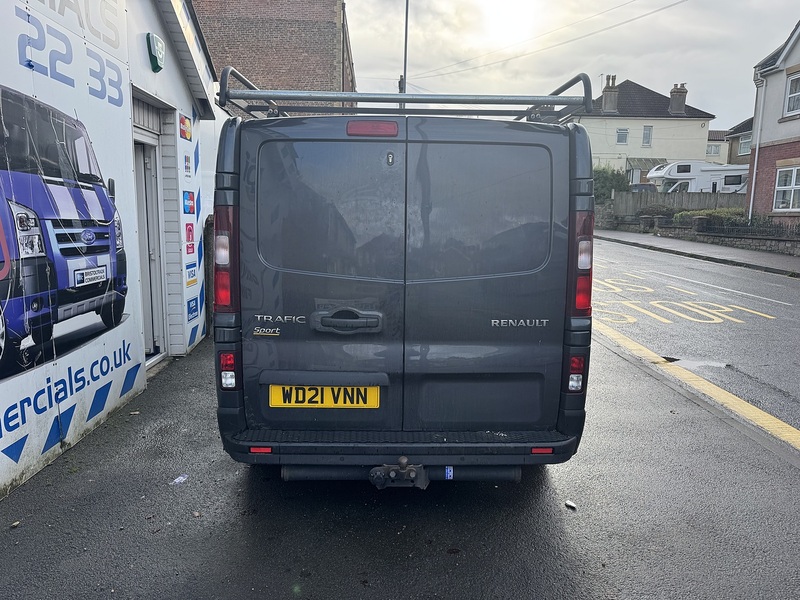 Renault Trafic 2.0 dCi ENERGY 30 Sport Nav Crew Van Double Cab 6dr Diesel Manual SWB Euro 6 (s/s) (145 ps) - U75043