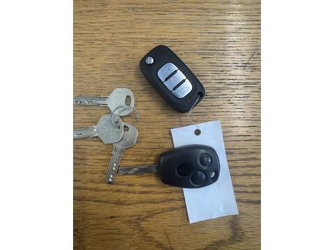 Renault Trafic 2.0 dCi ENERGY 30 Sport Nav Crew Van Double Cab 6dr Diesel Manual SWB Euro 6 (s/s) (145 ps) - U75043