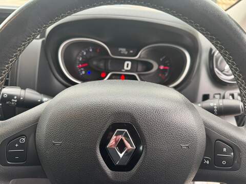 Renault Trafic 2.0 dCi ENERGY 30 Sport Nav Crew Van Double Cab 6dr Diesel Manual SWB Euro 6 (s/s) (145 ps) - U75043