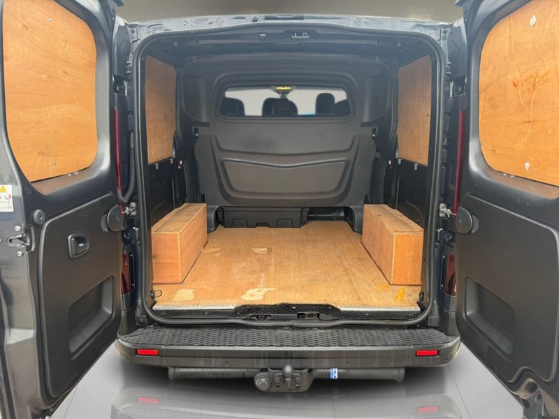 Renault Trafic 2.0 dCi ENERGY 30 Sport Nav Crew Van Double Cab 6dr Diesel Manual SWB Euro 6 (s/s) (145 ps) - U75043