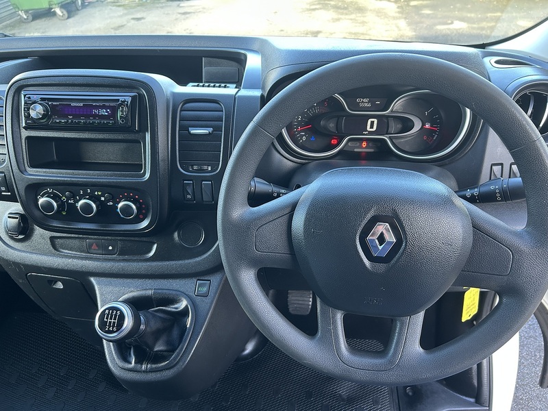 Renault Trafic 2.0 dCi ENERGY 30 Business+ Panel Van 5dr Diesel Manual LWB Standard Roof Euro 6 (s/s) (120 ps) - U75044