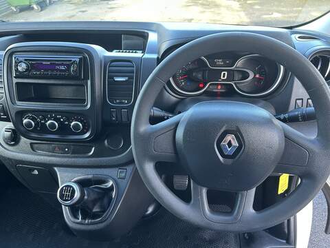 Renault Trafic 2.0 dCi ENERGY 30 Business+ Panel Van 5dr Diesel Manual LWB Standard Roof Euro 6 (s/s) (120 ps) - U75044