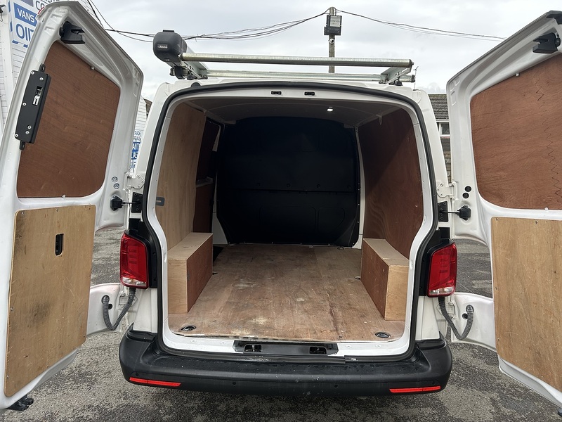 Volkswagen Transporter 2.0 TDI T28 Startline Panel Van 5dr Diesel Manual FWD SWB Euro 6 (s/s) (110 ps) - U75052