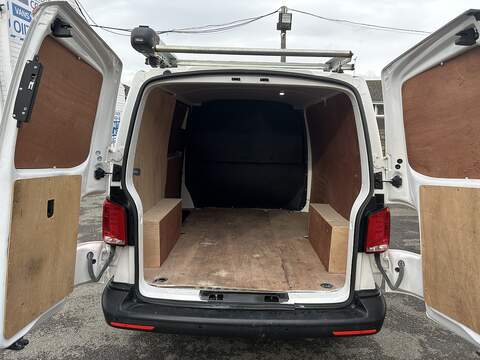 Volkswagen Transporter 2.0 TDI T28 Startline Panel Van 5dr Diesel Manual FWD SWB Euro 6 (s/s) (110 ps) - U75052