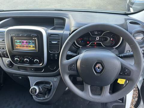 Renault Trafic 2.0 dCi ENERGY 30 Business Panel Van 5dr Diesel Manual SWB Standard Roof Euro 6 (s/s) (120 ps) - U75064