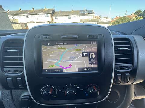 Renault Trafic 1.6 dCi 29 Business Panel Van 5dr Diesel Manual SWB Standard Roof Euro 6 (120 ps) - U75078