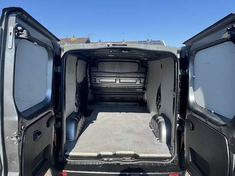 Renault Trafic 1.6 dCi 29 Business Panel Van 5dr Diesel Manual SWB Standard Roof Euro 6 (120 ps) - U75078